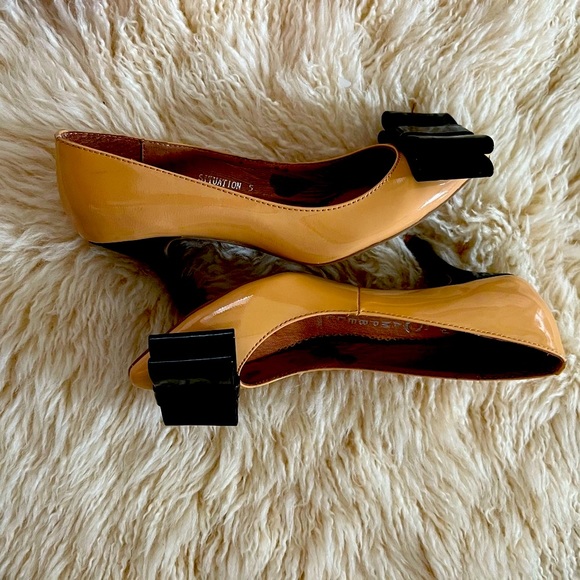 Jeffrey Campbell Ibiza Situation bow heels
Narrow fit
New without tag
Never worn - Picture 4 of 11